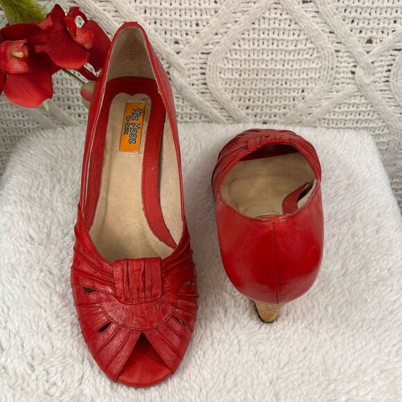 MIZ MOOZ BY GAZITH Red Leather Peep Toe Cork Wedges Sandals Sz 6 Retro - Picture 3 of 10